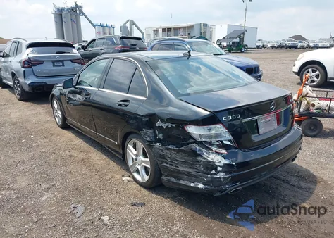 2011 Mercedes-Benz C 300 Luxury 4Matic/Sport 4Matic из США, поврежденный, VIN WDDGF8BB8BR165731